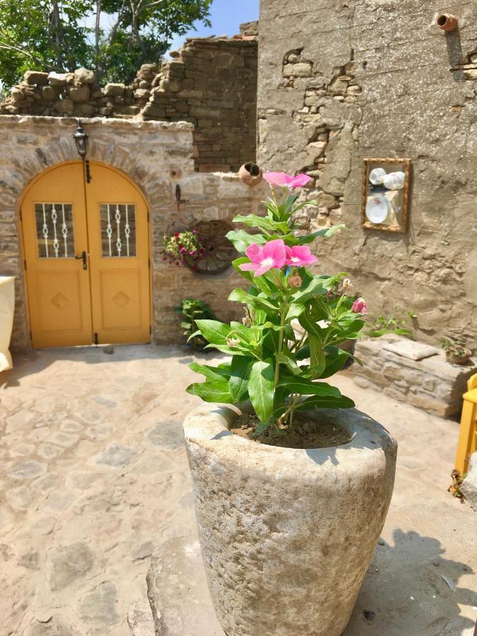 Sari Keçı Taş Otel Gokceada Exterior foto
